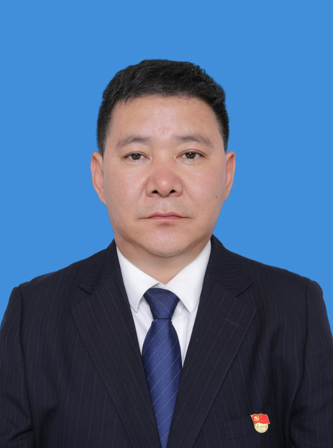 頓珠朗加 (董事長、黨委書記)