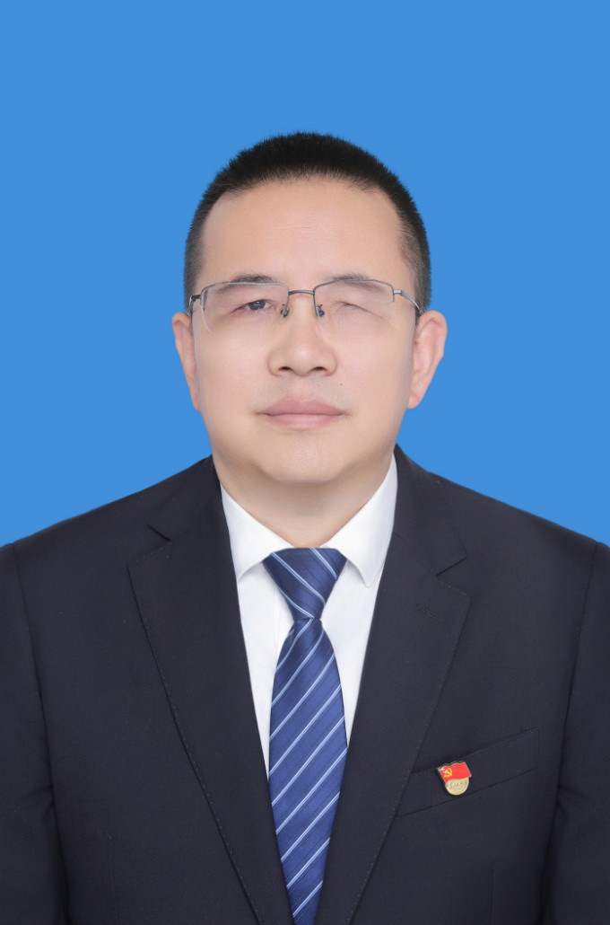 格桑羅布（黨委委員、副總經(jīng)理）